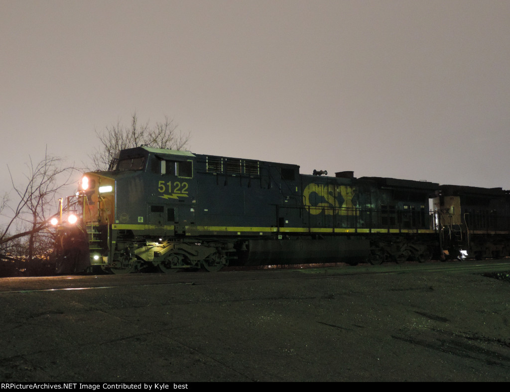 CSX 5122 on I157